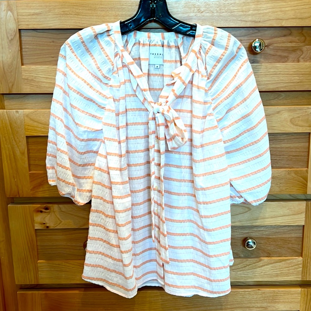 The Shirt by Rochelle Behrens size medium white and coral stripe blouse